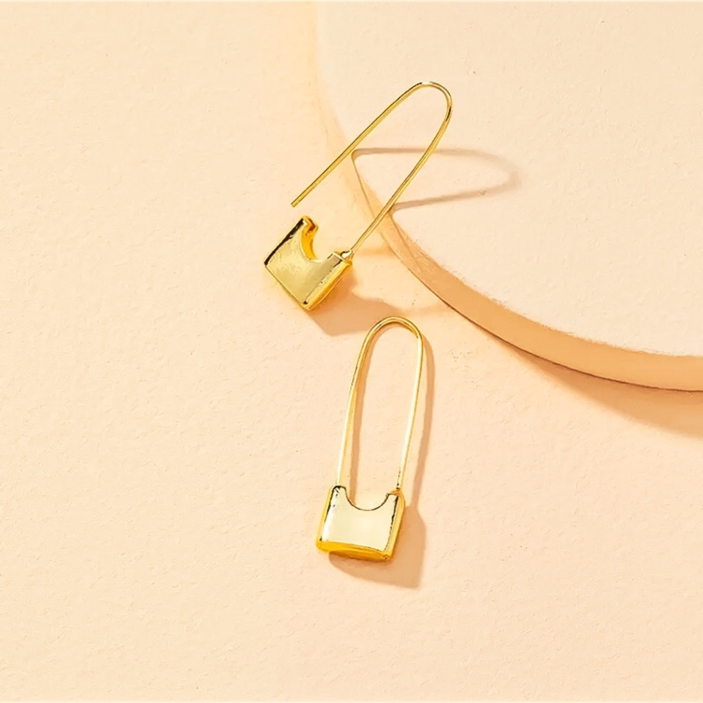 ⚜️[𝟯/$𝟮𝟴]⚜️Gold Geometric Hoop Earrings NEW - Picture 4 of 10